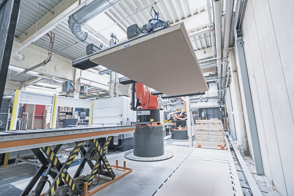 Automatisiertes Tür-Handling mit Vakuum-Saugspinne